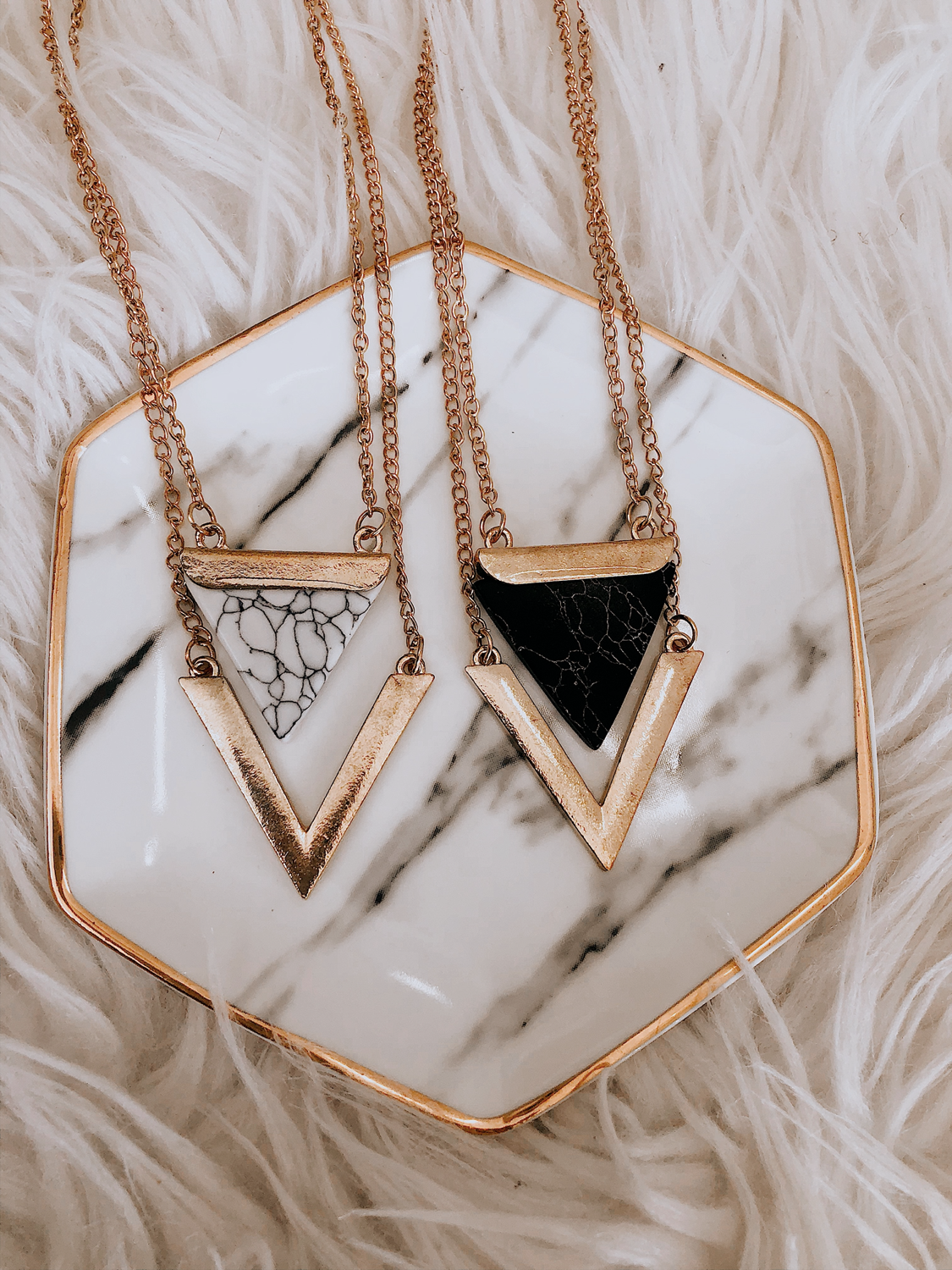 Vicki Pendant Necklace - White