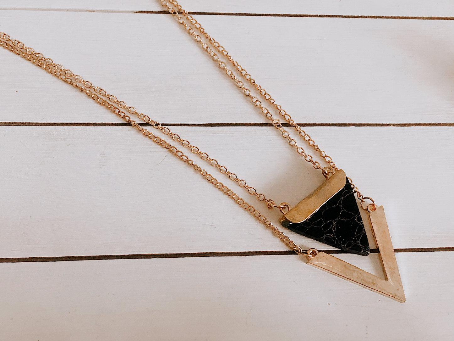 Vicki Pendant Necklace - White