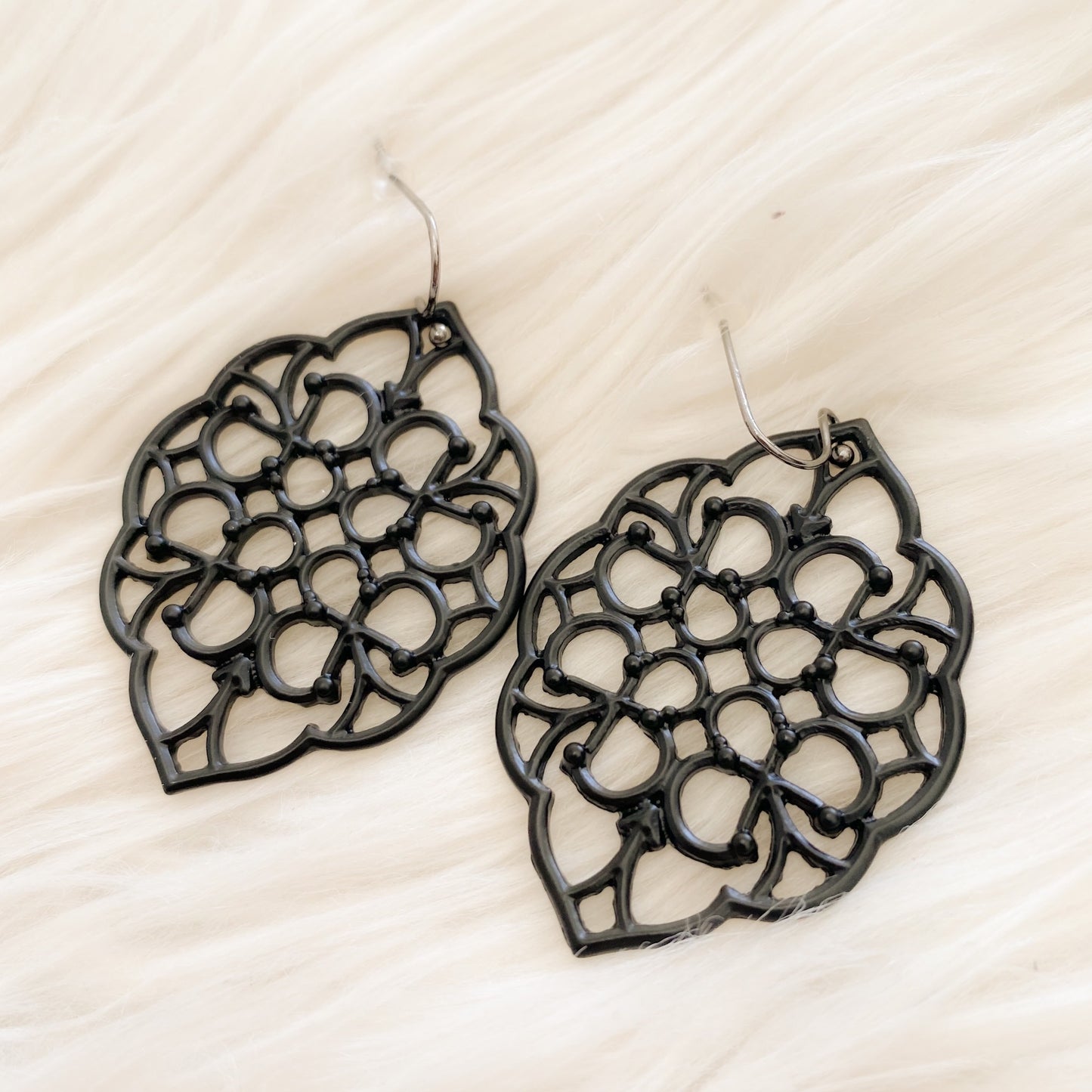 Flower Pattern Drop Earrings - Black