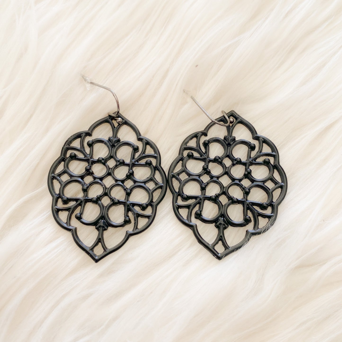 Flower Pattern Drop Earrings - Black