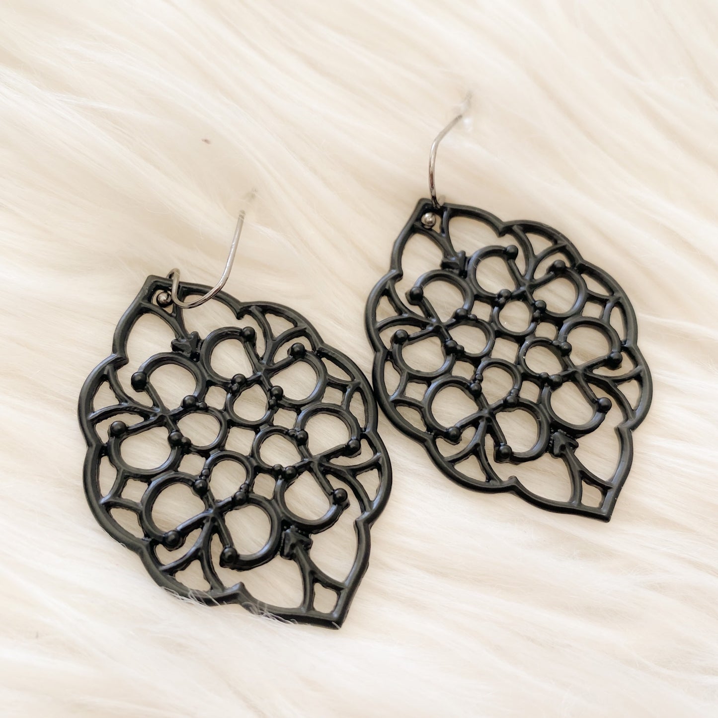 Flower Pattern Drop Earrings - Black