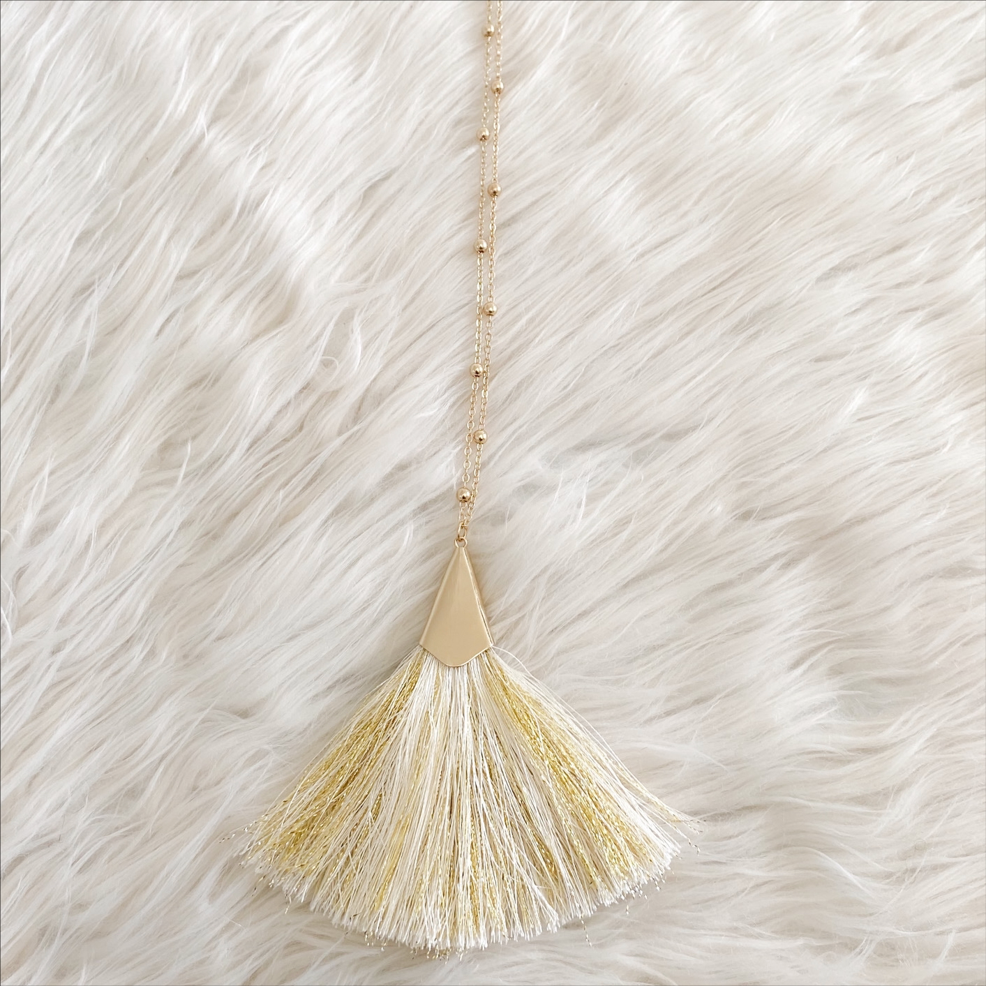 Sweet Tassel Necklace - Light Grey